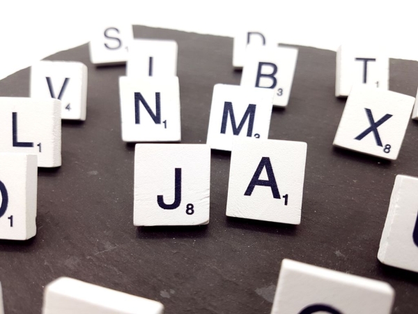 Holz Buchstaben Ohrstecker